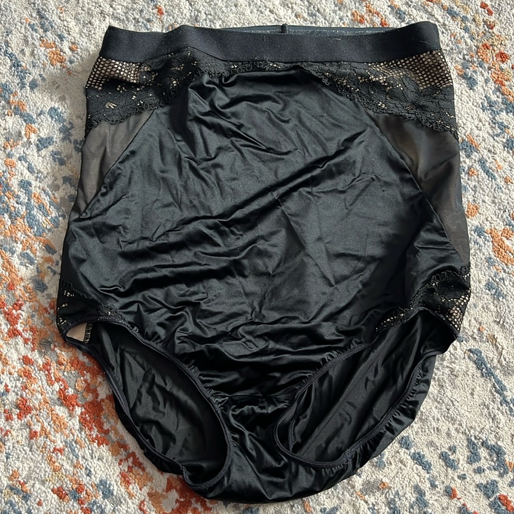 Cacique shapewear 18/20